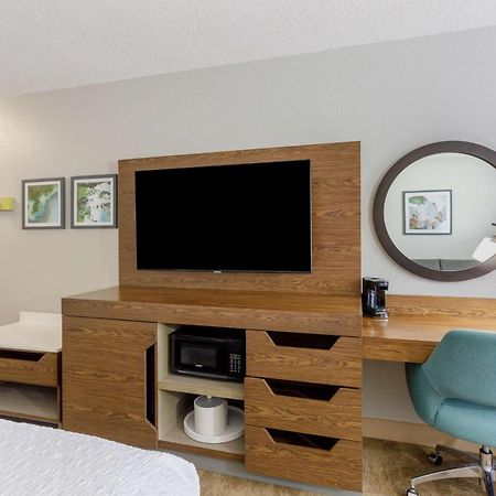 Hampton Inn Jacksonville - I-95 Central Экстерьер фото