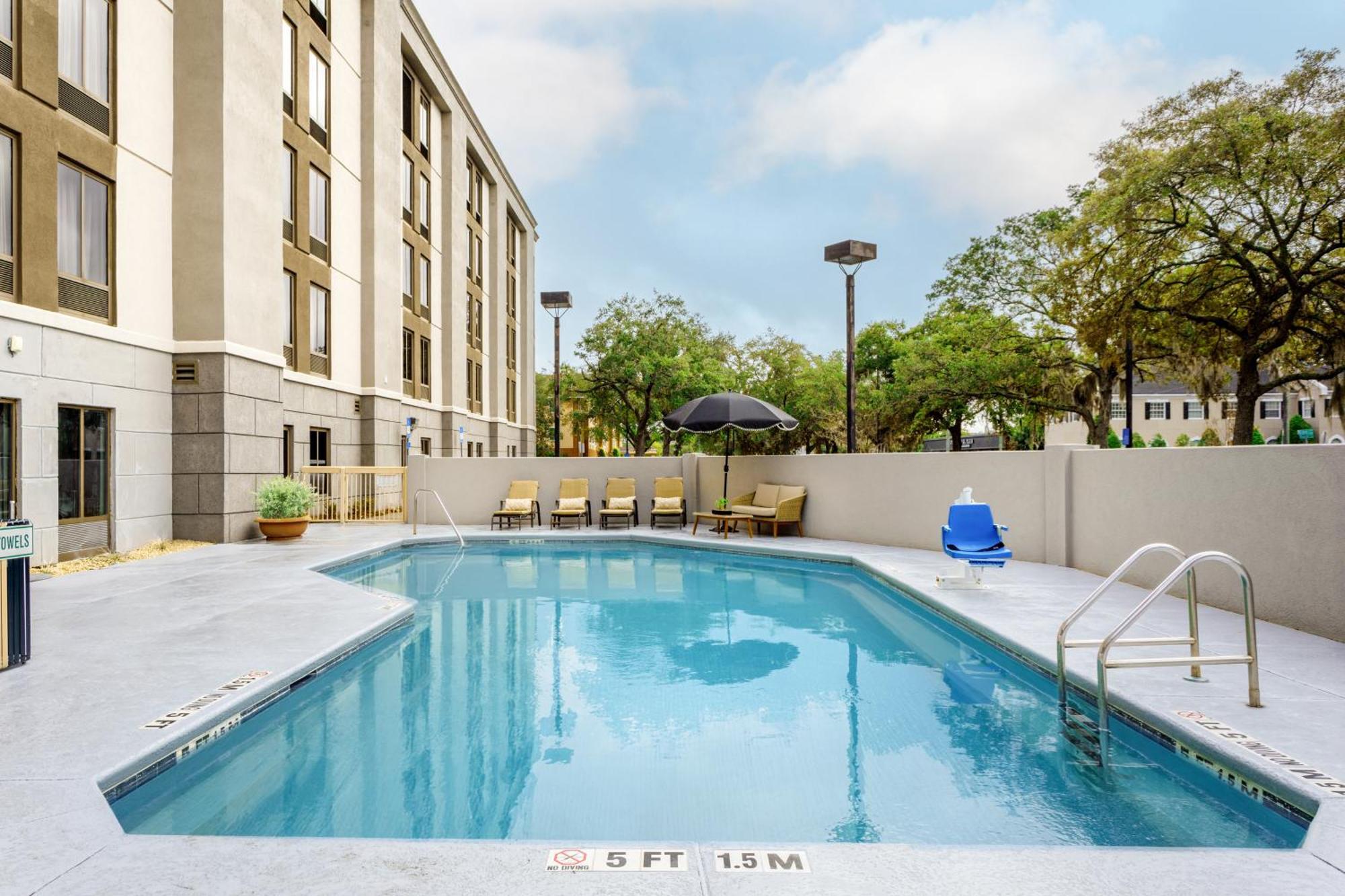 Hampton Inn Jacksonville - I-95 Central Экстерьер фото